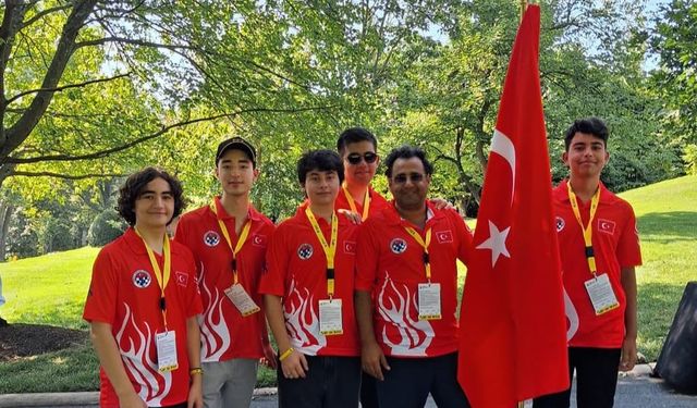 İstanbul Erkek Lisesi Dünya Okullar Takım Şampiyonası’nda