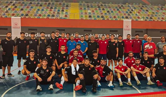 “U18 Hentbol Millileri Trabzon’da Güç Depoladı”