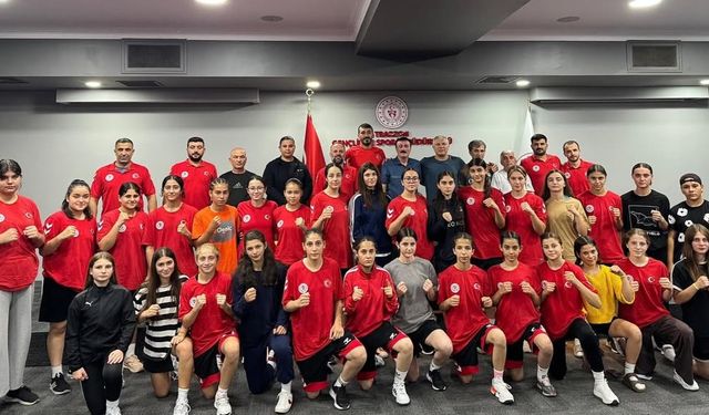 Minik Kadın Boksörler Gürcistan’la Ortak Kampta