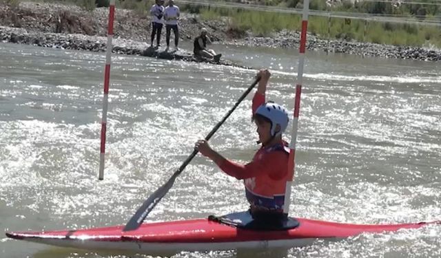 Erzincan’da Akarsu Slalom Türkiye Kupası başladı