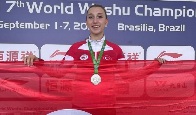 Sudenaz Gülay Wushu Dünya Şampiyonası’nda 2. Oldu