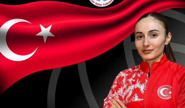 Cansel Özkan Dünya Halter Şampiyonası’nda sahnede
