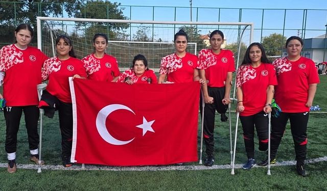 Türkiye’den 8 kadın sporcu Women Camp’ta sahnede