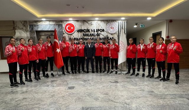 Üst Minikler Boks Milli Takımı Avrupa Yolunda