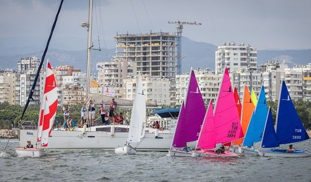 Mersin’de yelkenliler rüzgârla buluştu, ilk gün tamamlandı
