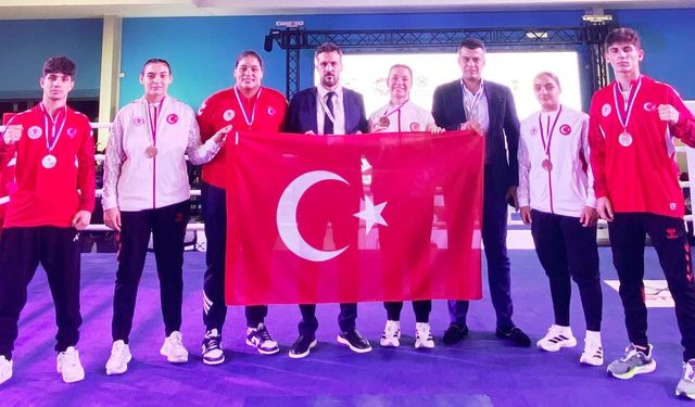 U19 Boks Milli Takımı Avrupa Şampiyonası’nda üçüncü oldu