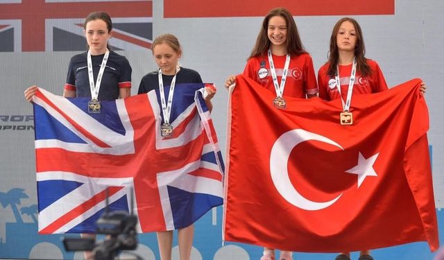 Kadın Bayrak Takımlarından 2. Günde 7 Madalya