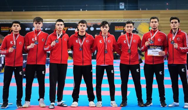 Ümit Erkek Kumite Takımımız Balkan üçüncüsü oldu