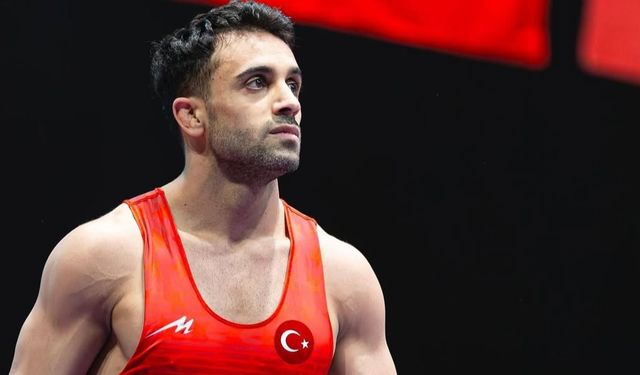 Ekrem Öztürk'ten Grekoromen Stilde Gümüş Madalya