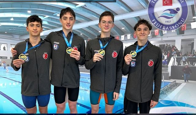 4x100m Karışık Bayrak Takımı CECJM’de rekorla şampiyon