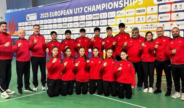 Türkiye U17 Badminton Takımı Avrupa Yolcusu