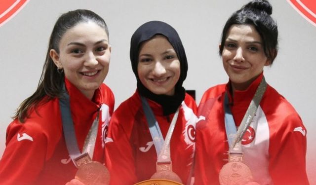 Kadın Kata Takımımız Tokyo’da Bronz Madalya Kazandı