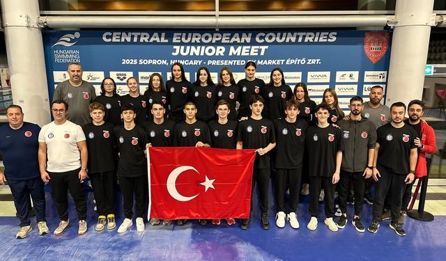 Milli Yüzme Takımı CECJM Şampiyonası için Sopron’da