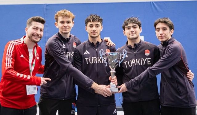 Genç Kılıç Takımımız Dünya Kupası’nda İkinci Oldu