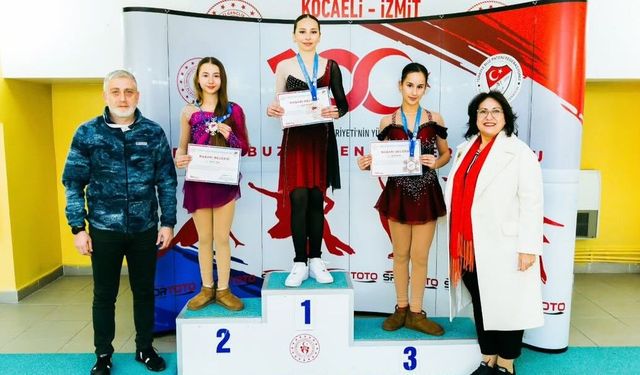 Gençler Artistik Buz Pateni Şampiyonası’nda Parladı