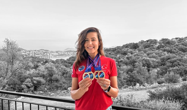 Birgül Erken’den Buz Altında Dünya Rekoru