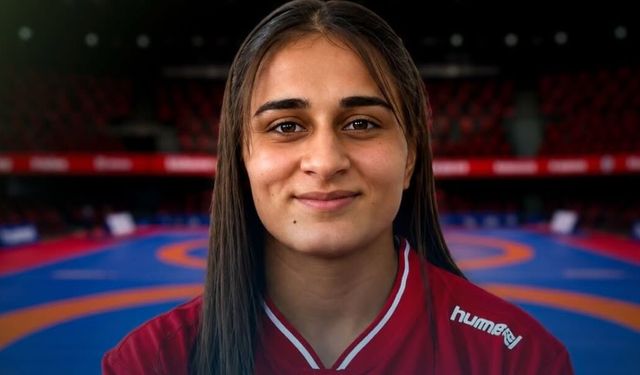 Özdenur Özmez U17 Avrupa Güreş Şampiyonası finalinde