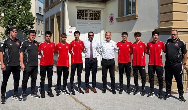 U17 Yol Bisikleti Millileri Novo Mesto'da Anlamlı Buluşma