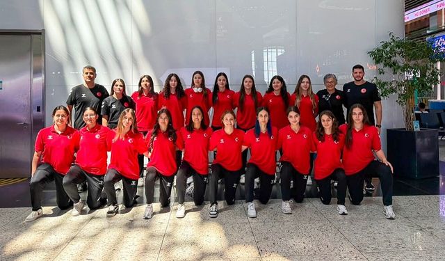 Kadın U18 Hentbol Milli Takımı İspanya Turnuvasına Gitti