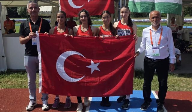 U18 Kadın Bayrak Takımı Türkiye rekoru kırdı