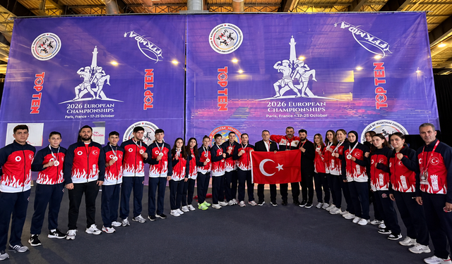 Paris'te Türk Muaythai Sporcularından 16 Madalyalık Başarı