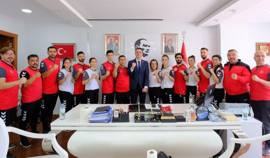 İşitme Engelliler Taekwondo Millî Takımı'ndan Bahri Tanrıkulu’na Ziyaret