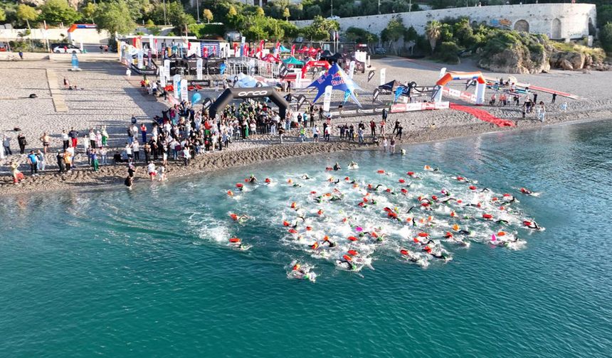 Antalya’da Su Sporları Festivali: 30 Ülkeden Yüzücüler Yarıştı