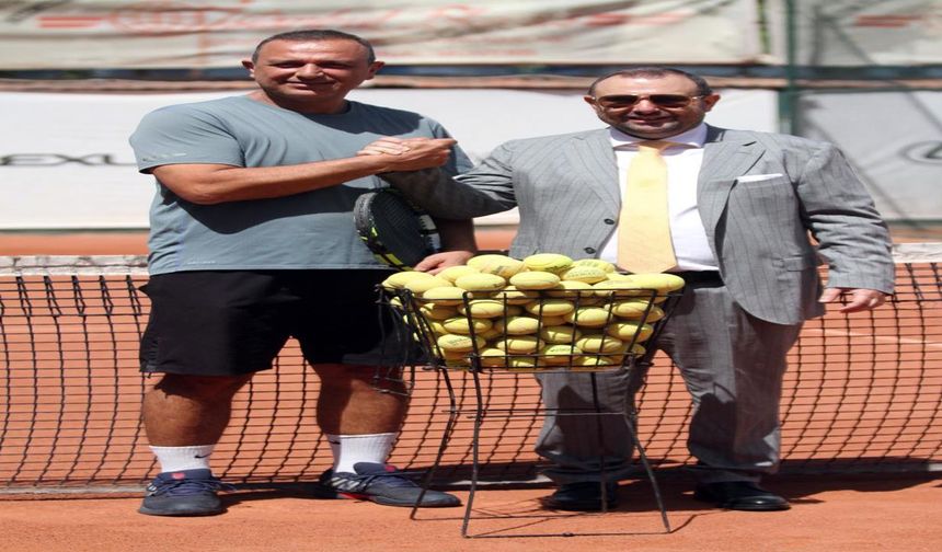 Küçük Kulüp'te Tenis Heyecanı: Azkara Görevde