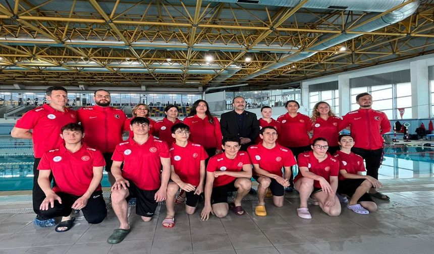 Özel Sporcular Yüzme Milli Takımı Paralimpik Hedefte