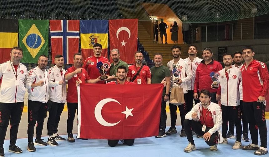 Erkek Milli Boksörlerimiz Çekya'dan 3 Madalya ile Döndü