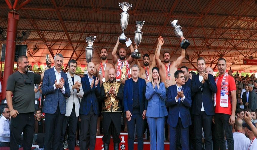 “Orhan Okulu 664. Kırkpınar’da Başpehlivan Oldu”