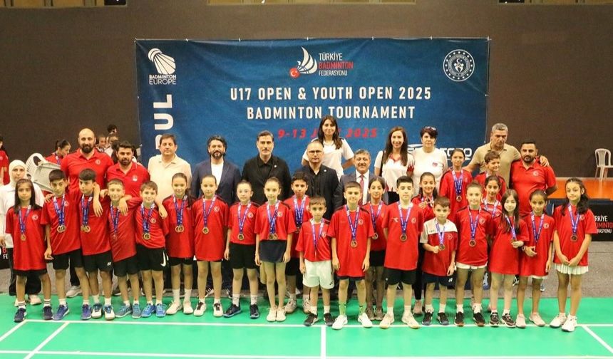 11 Yaş Altı Badmintoncular İstanbul’da Madalyaya Doydu