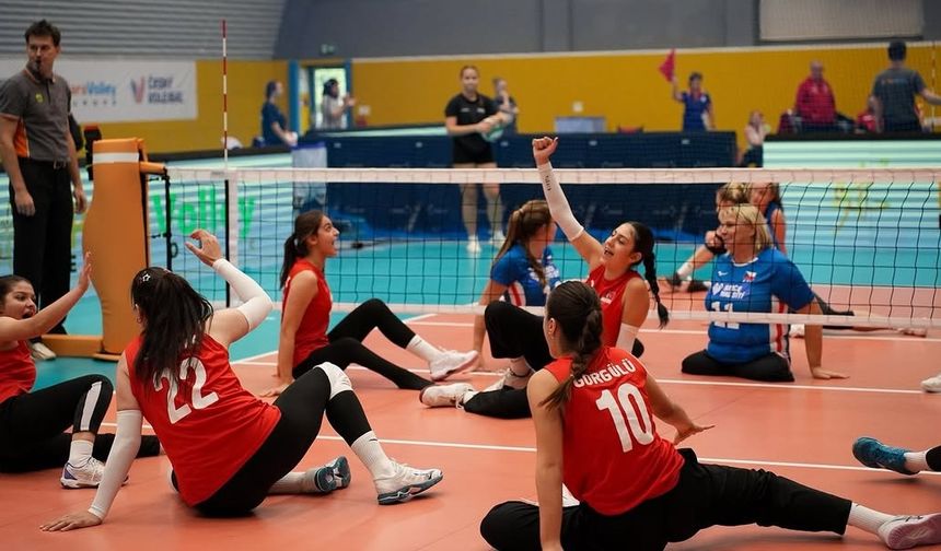 Oturarak Voleybol Kadın Millilerimiz finalde
