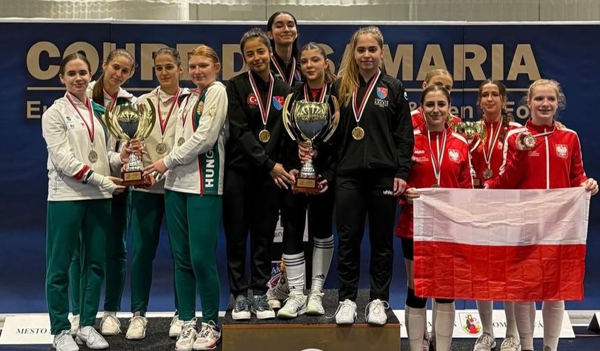 U17 Kadın Flöre Takımımız Slovakya’da Şampiyon Oldu