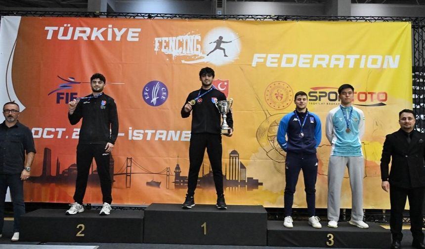 İstanbul’daki Büyükler Kılıç Turnuvası tamamlandı