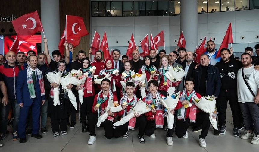 Türk Wushu Kungfu Millî Takımı 44 Madalya ile Yurda Döndü