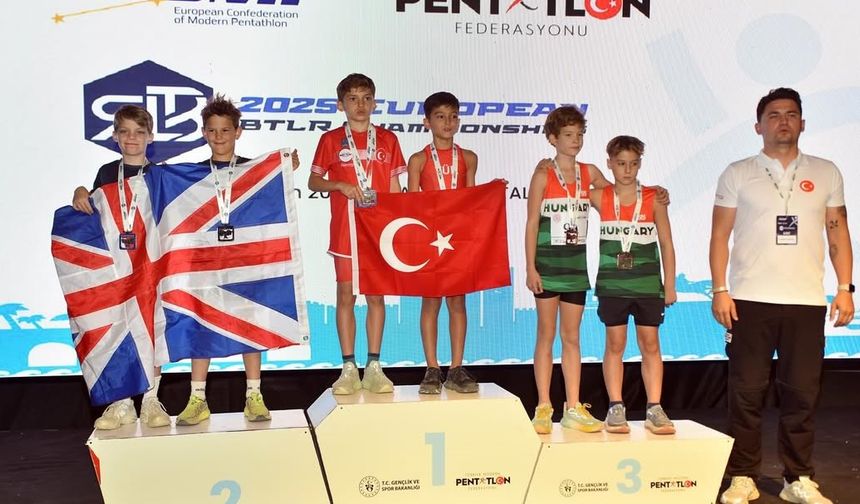 Erkek Bayrak Takımlarından Avrupa’da 4 Madalya