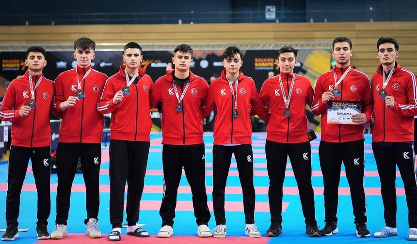 Ümit Erkek Kumite Takımımız Balkan üçüncüsü oldu