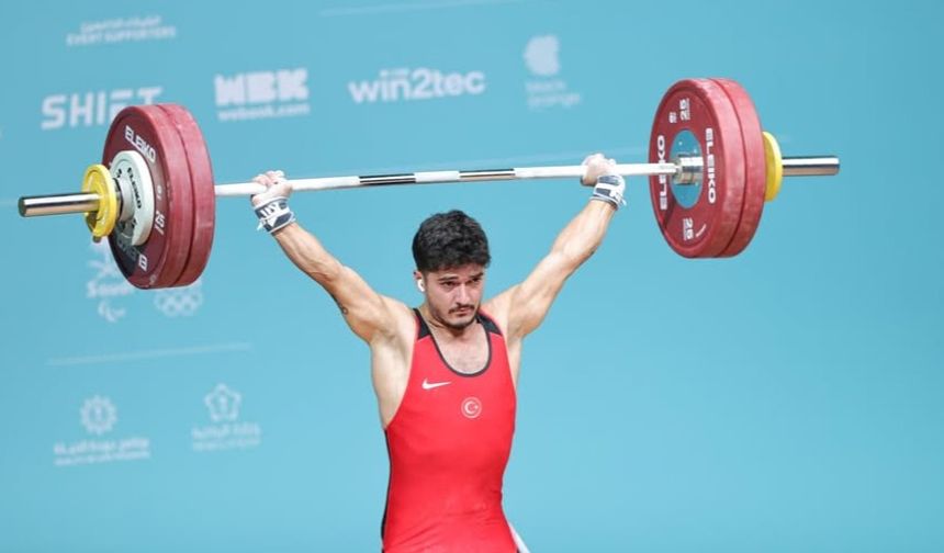 Muhammed Furkan Özbek İslam Oyunları’nda 2 altın kazandı