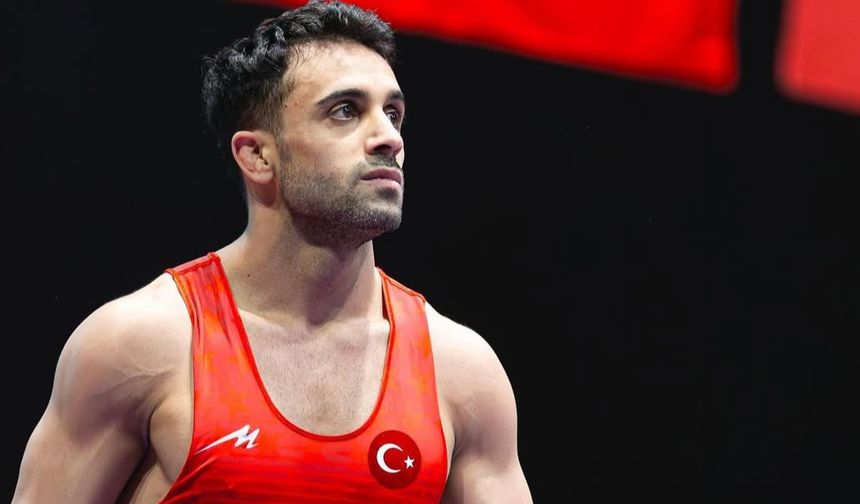 Ekrem Öztürk'ten Grekoromen Stilde Gümüş Madalya