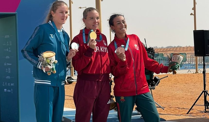 Sinem Tous’tan Duatlon’da Tarihî Altın Madalya