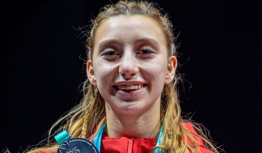 Wushu'da Ay-Yıldızlı Güç! Sudenaz ve Berna’dan Çifte Madalya