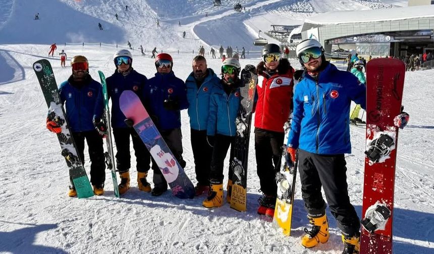 Milli snowboardcular Kaprun’da karla buluştu