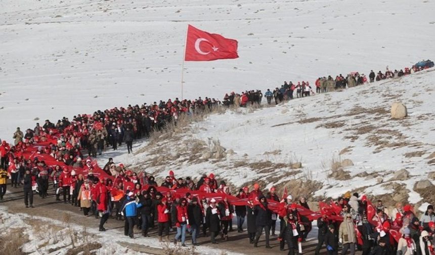 111 Yıllık Sessizliğe Binlerce Adım