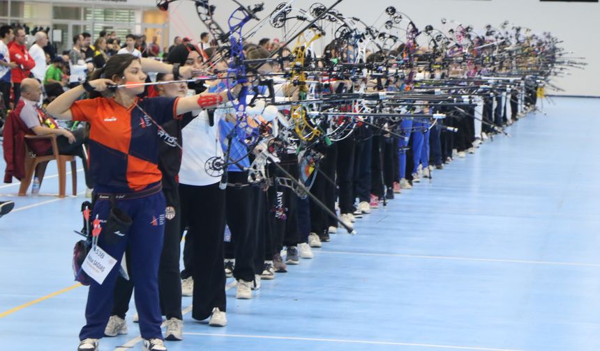 Salon Okçuluk Türkiye Şampiyonası Samsun’da sürüyor