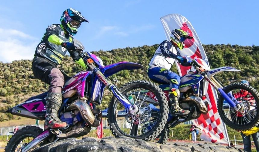 İznik’te Süper Enduro heyecanı nefes kesti