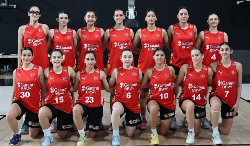U15 Yıldız Kız Millî Takımı İstanbul kampına başladı