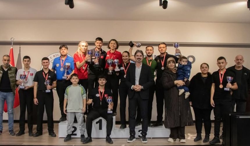 3 Bant Bilardo Türkiye Şampiyonası’nda ödüller verildi