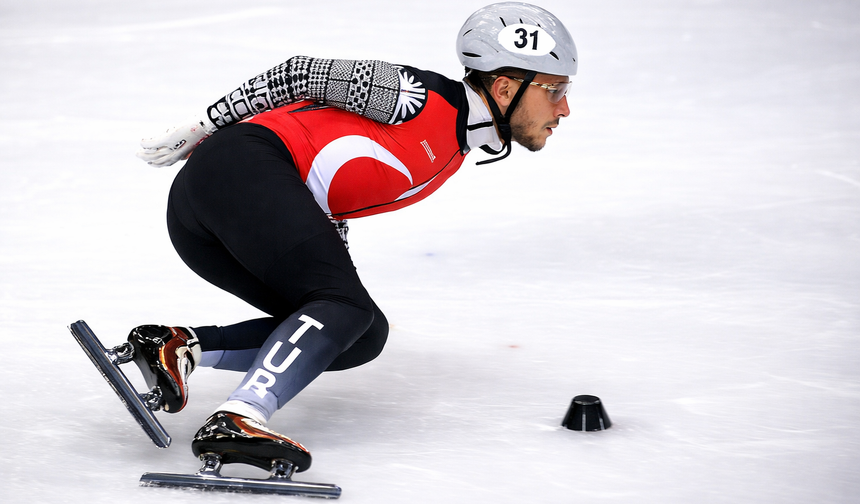 Furkan Akar’dan Kanada’da bronz madalya