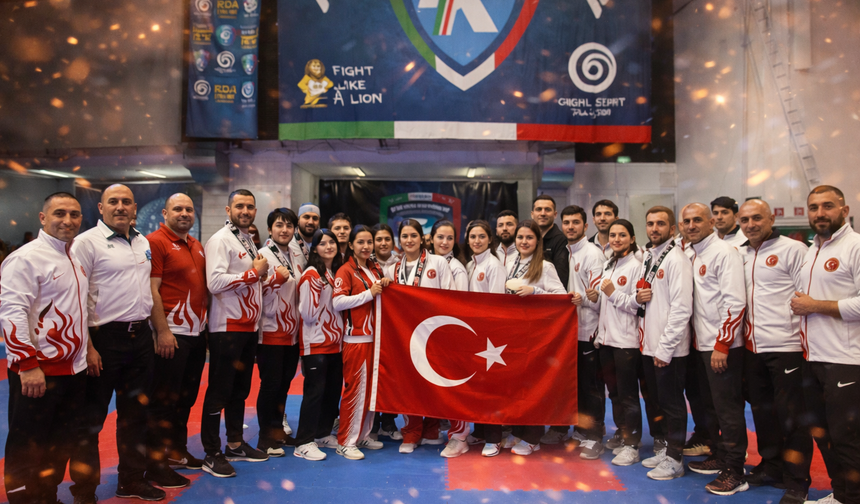 Kick Boks Dünya Kupası’nda Milli Sporculardan 14 Madalya